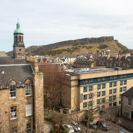 Spacious 2 Bed Apartment In The Heart Of Old Town Edimburgo Esterno foto