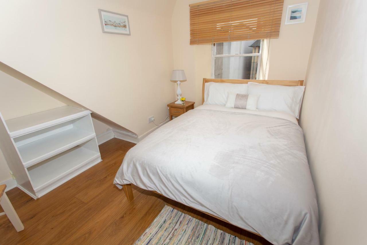 Spacious 2 Bed Apartment In The Heart Of Old Town Edimburgo Esterno foto