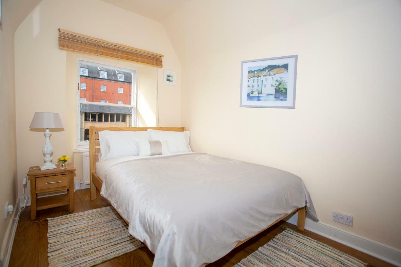 Spacious 2 Bed Apartment In The Heart Of Old Town Edimburgo Esterno foto